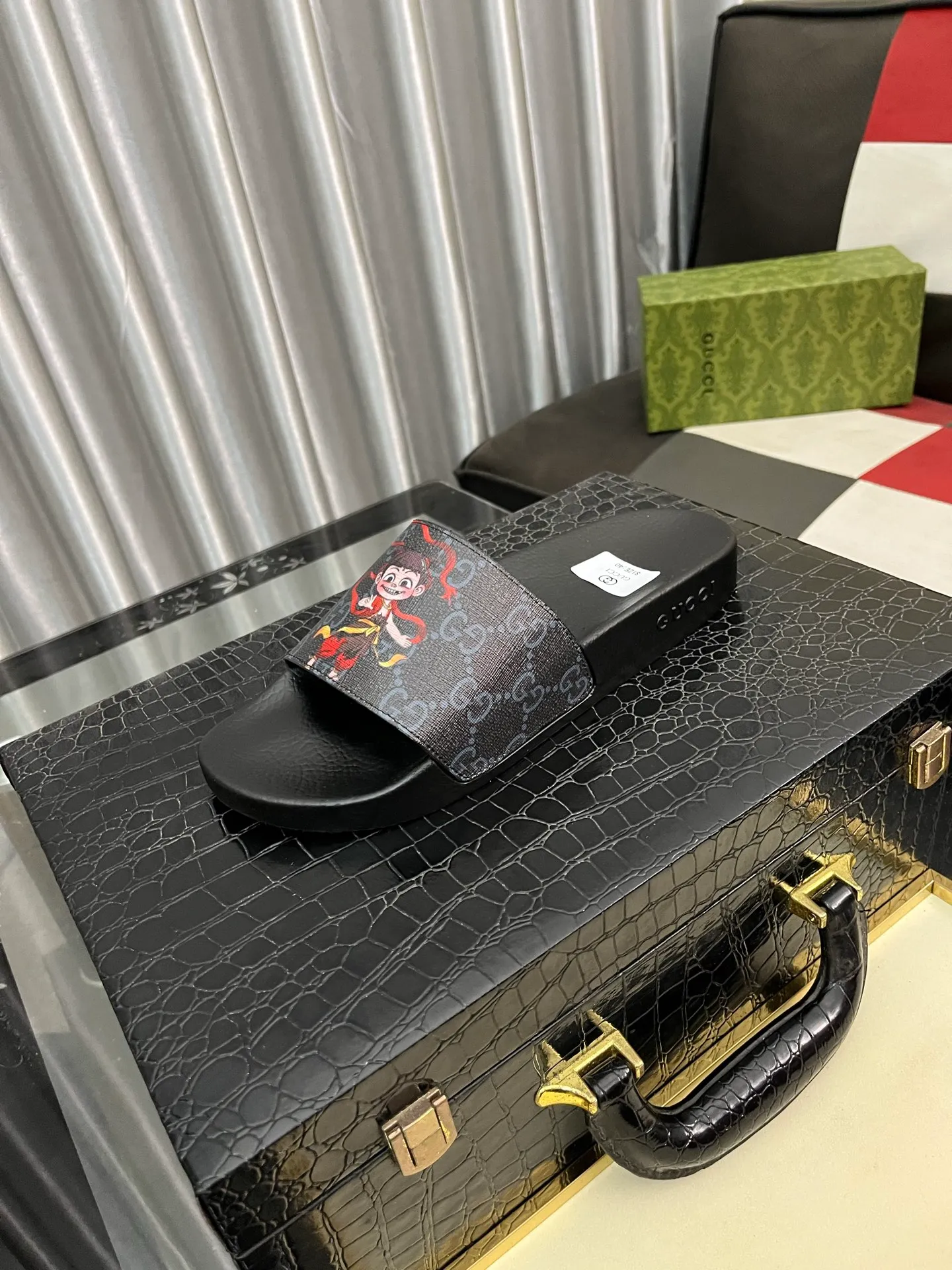 Men's Men's Shoes💰220⌚️⌚️ＧＵＣＣＩ.Gucci.Official website 1:1 popular slippers on sale! Original original material 🩴 SIZE: 38-46 (45.46 non-refundable)